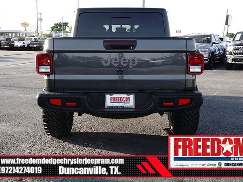 Used 2023 Jeep Gladiator Rubicon AWD/4WD image 4