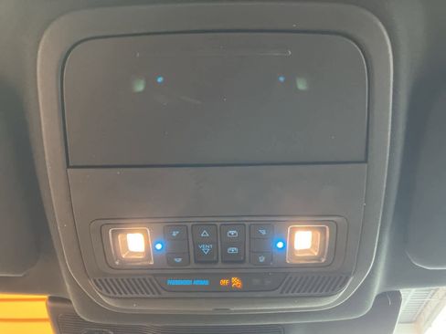 Used 2020 Ford Explorer Platinum w/ Premium Technology Package image 25