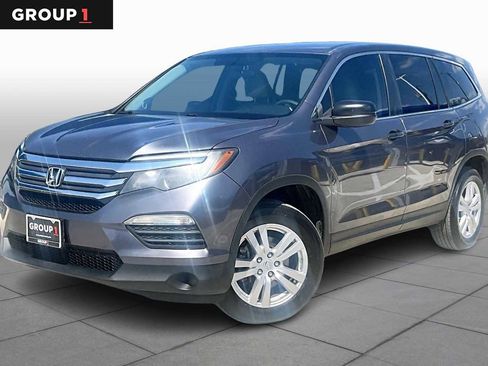 Used 2017 Honda Pilot LX image 1