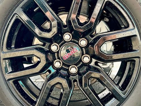 Used 2025 GMC Sierra 1500 Elevation w/ Preferred Package image 13