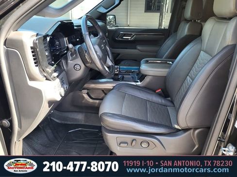 Used 2022 Chevrolet Silverado 1500 ZR2 w/ Technology Package image 18
