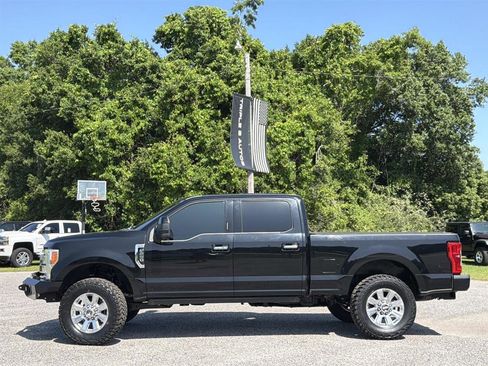 Used 2017 Ford F250 Platinum w/ Platinum Ultimate Package AWD/4WD image 3