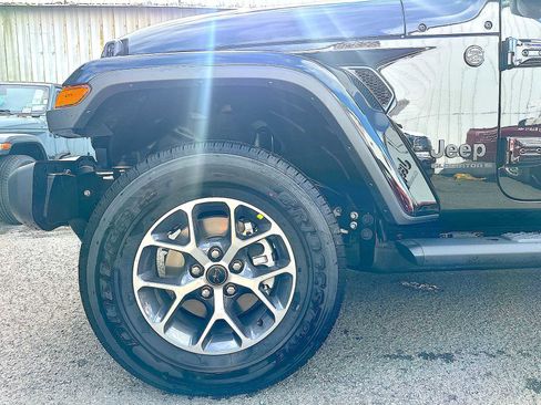 New 2026 Jeep Gladiator Sport image 18