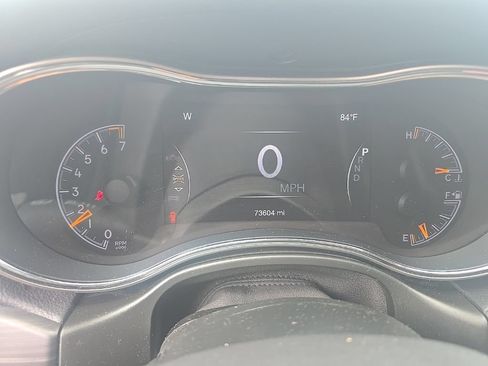 Used 2022 Jeep Grand Cherokee Laredo E RWD image 14