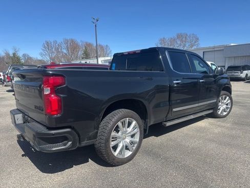 Used 2023 Chevrolet Silverado 1500 High Country w/ High Country Premium Package AWD/4WD image 4