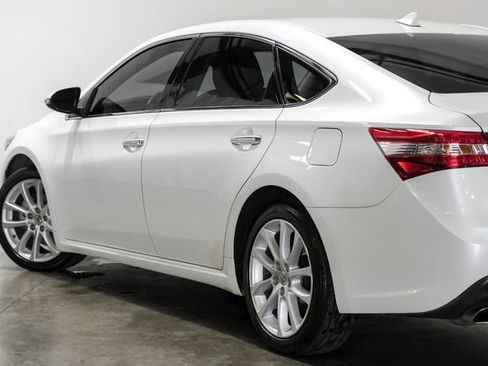 Used 2014 Toyota Avalon Limited FWD image 16