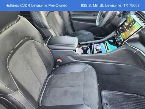 Used 2023 Jeep Grand Cherokee Altitude image 14
