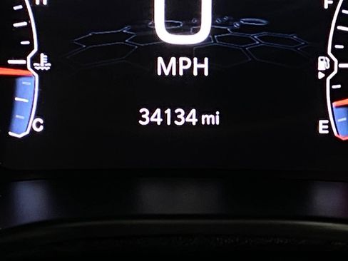 Used 2025 Jeep Compass Limited image 17