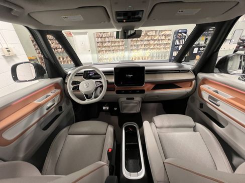 New 2025 Volkswagen ID. Buzz 1st Edition image 16