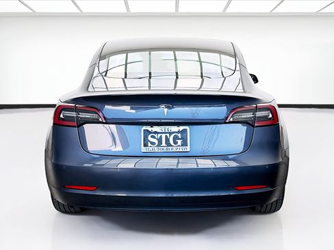 Used 2021 Tesla Model 3 Standard Range Plus RWD image 5