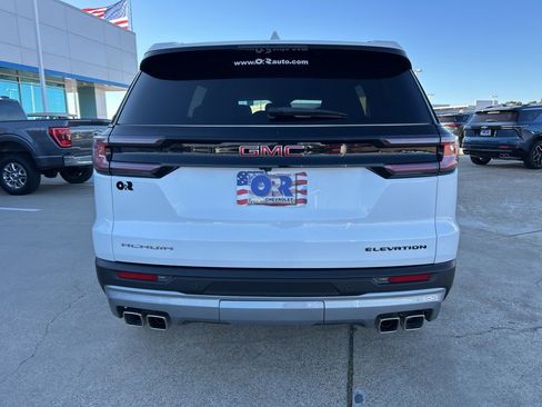 Used 2025 GMC Acadia Elevation image 6