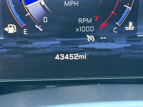 Used 2025 Chevrolet Tahoe LT RWD image 25