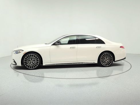Used 2022 Mercedes-Benz S 580 4MATIC Sedan w/ AMG Line Package image 8