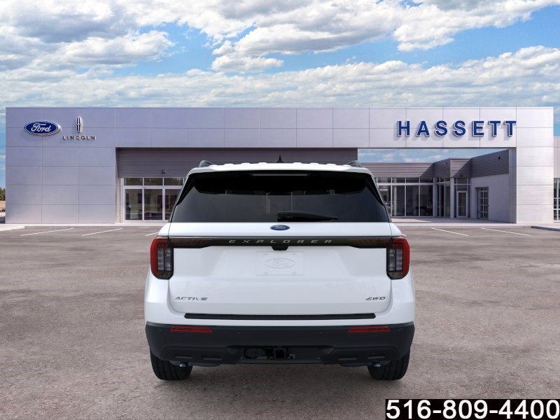 Used 2025 Ford Explorer Active AWD/4WD image 6