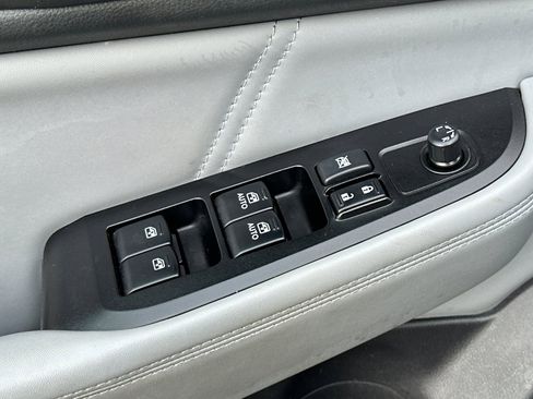 Used 2018 Subaru Outback 2.5i Limited image 12