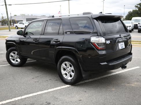 Used 2020 Toyota 4Runner SR5 image 6