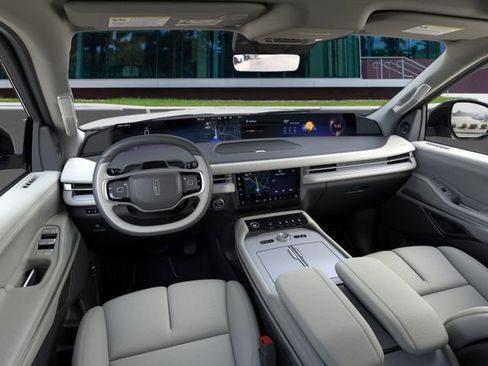New 2026 Lincoln Navigator Reserve w/ Jet Appearance Package AWD/4WD image 9