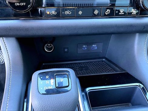Used 2025 Nissan Pathfinder SL image 31