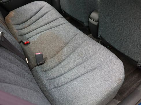 Used 2005 Chevrolet Cavalier Sedan w/ Preferred Equipment Group FWD image 16