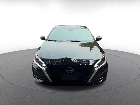 Used 2025 Nissan Altima 2.5 SV FWD image 4