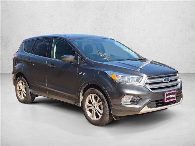 Used 2017 Ford Escape SE w/ SE Cold Weather Package FWD image 3