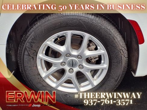 Used 2023 Chrysler Voyager LX image 10