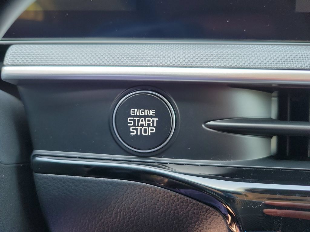 New 2026 Kia K5 LXS FWD image 18