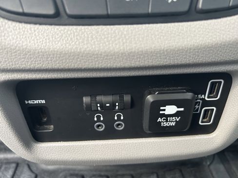 Used 2019 Honda Pilot Touring image 24