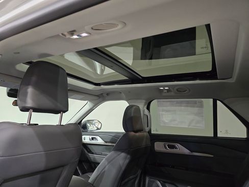 New 2025 Ford Explorer Active w/ Active Comfort Package image 30