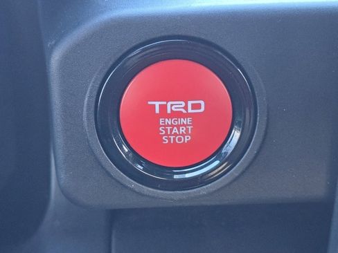 Used 2025 Toyota Tacoma TRD Off-Road image 10