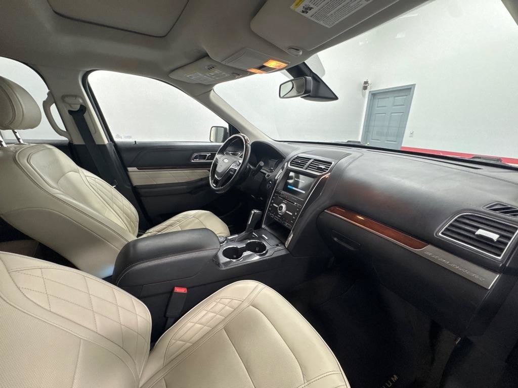 Used 2017 Ford Explorer Platinum AWD/4WD image 17