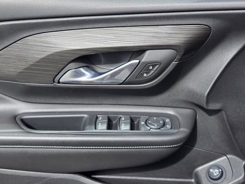 Used 2023 GMC Terrain SLE w/ Driver Convenience Package image 19