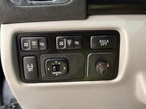 Used 2007 Toyota Land Cruiser w/ Convenience Pkg image 30