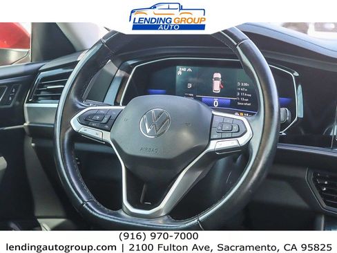 Used 2022 Volkswagen Jetta SE image 13