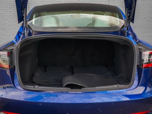 Used 2018 Tesla Model 3 Long Range AWD/4WD image 31