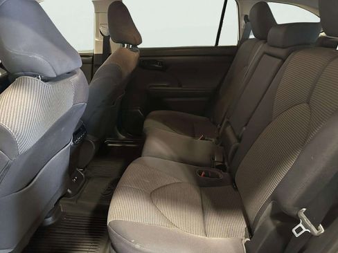 Used 2021 Toyota Highlander L AWD/4WD image 17