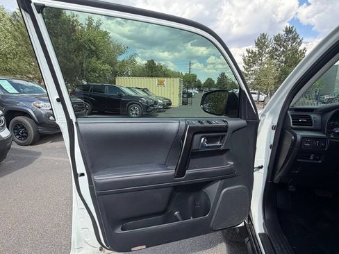 Used 2024 Toyota 4Runner TRD Off-Road Premium w/ Moonroof Package AWD/4WD image 20