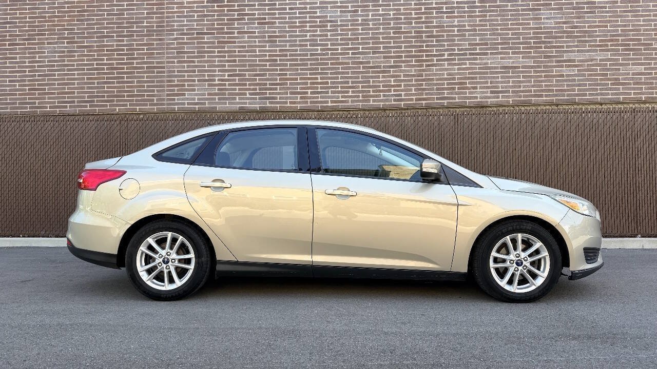 Used 2016 Ford Focus SE FWD image 3