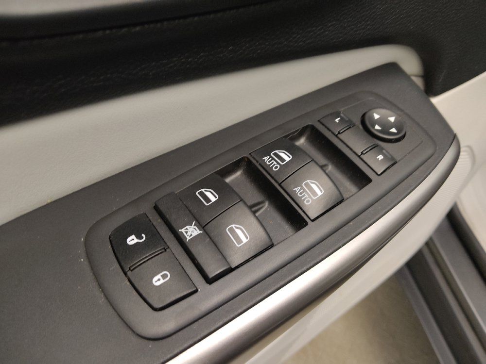 Used 2021 Jeep Cherokee Limited AWD/4WD image 27