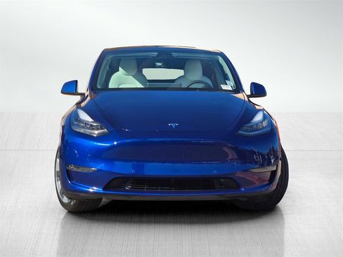 Used 2021 Tesla Model Y Long Range image 2