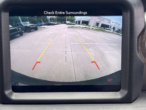 Used 2018 Jeep Wrangler Unlimited Sahara AWD/4WD image 24