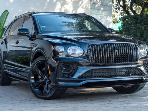 Used 2023 Bentley Bentayga Extended Wheelbase image 44