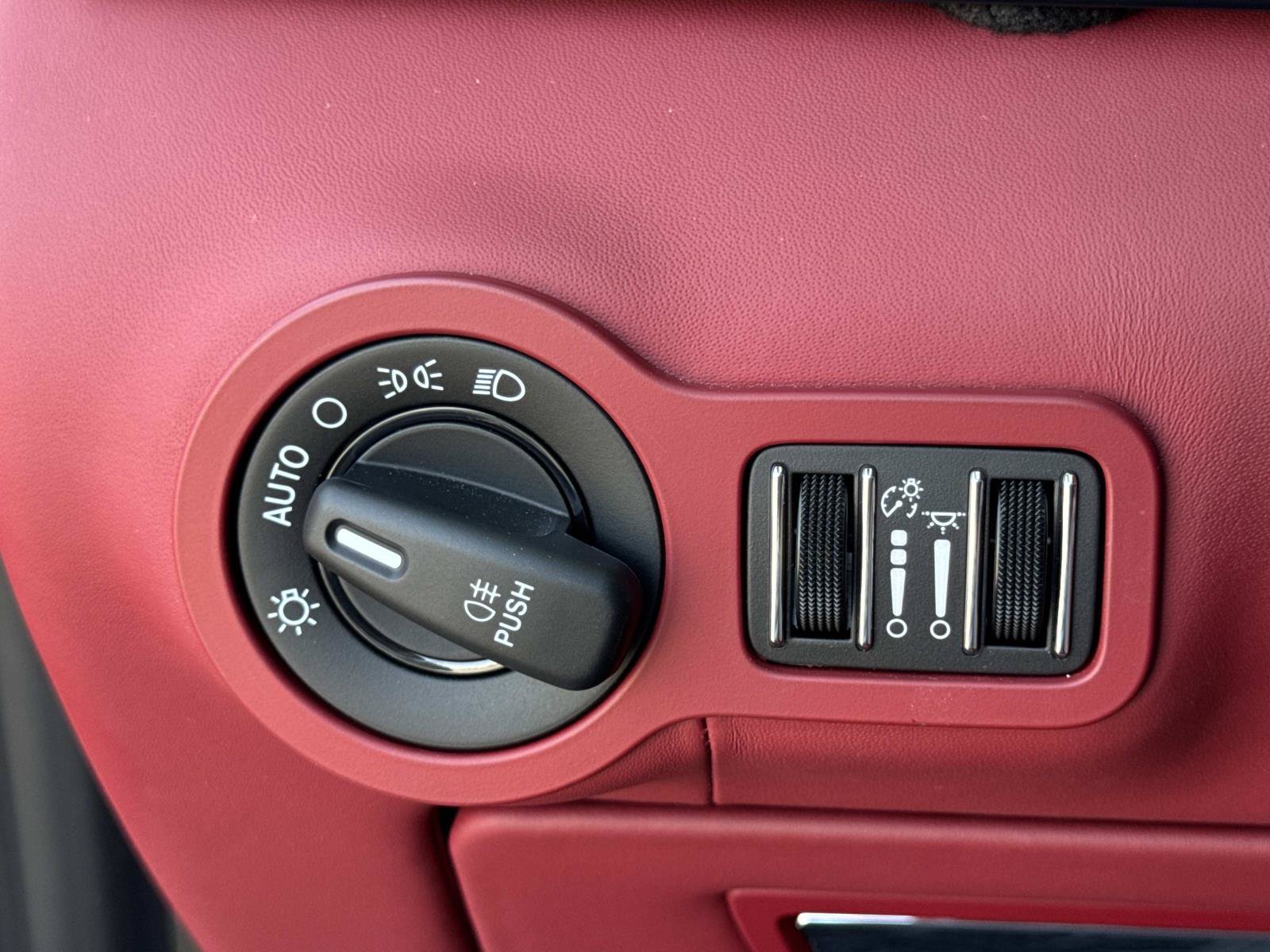 Used 2022 Maserati Quattroporte Modena RWD image 16