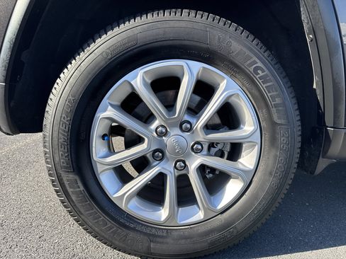 Used 2021 Jeep Grand Cherokee Laredo X image 11