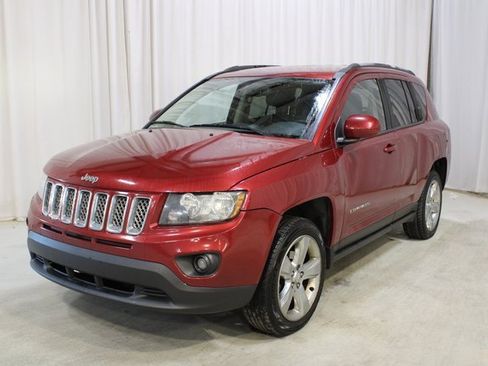 Used 2016 Jeep Compass Latitude image 34