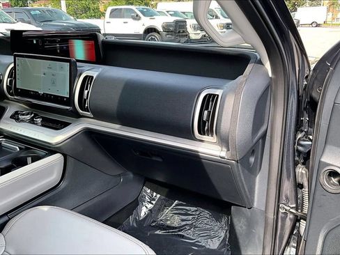 Certified 2025 Ford Expedition Active AWD/4WD image 15