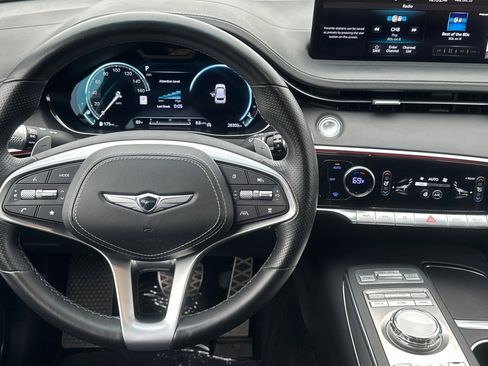 Used 2023 Genesis GV70 2.5T w/ Sport Prestige Package image 14