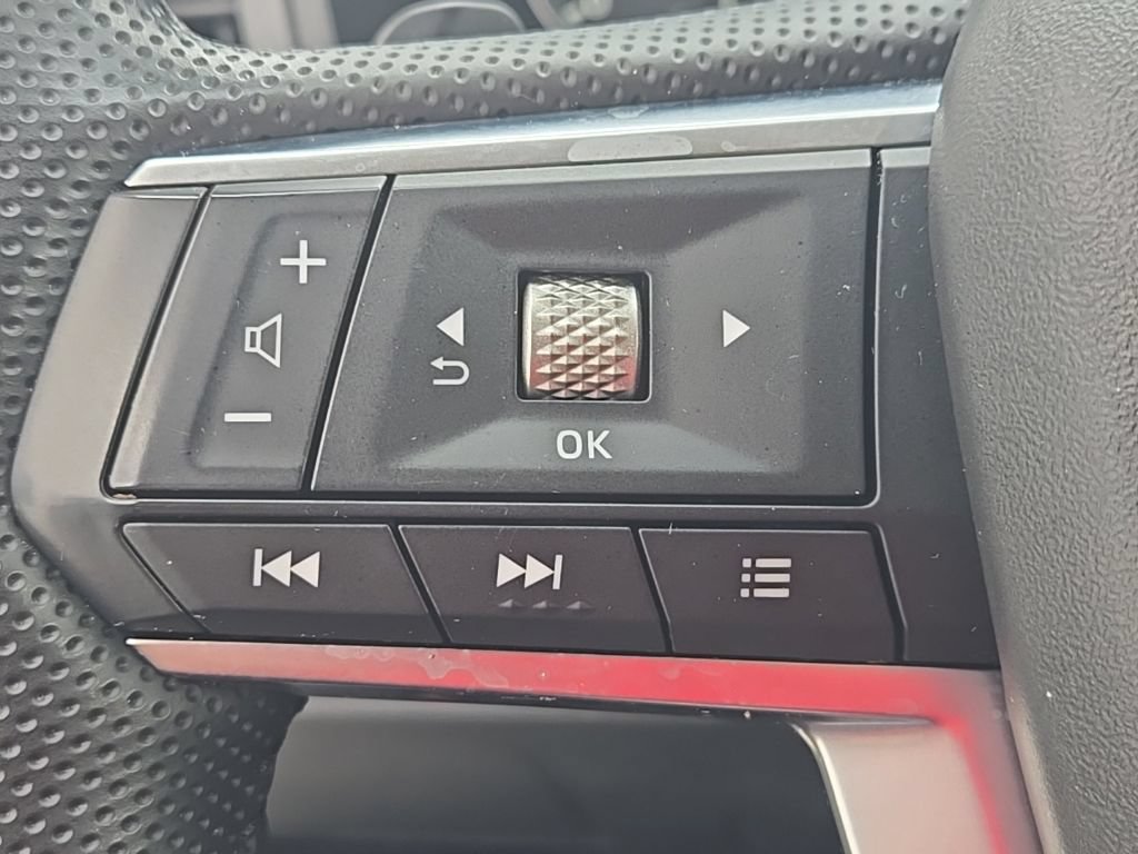 Used 2025 Mitsubishi Outlander SE FWD image 16