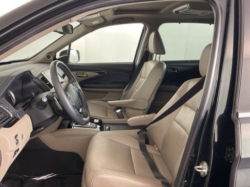 Used 2017 Honda Pilot Touring image 14