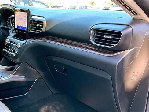 Used 2020 Ford Explorer Limited w/ Class III Trailer Tow Package image 18